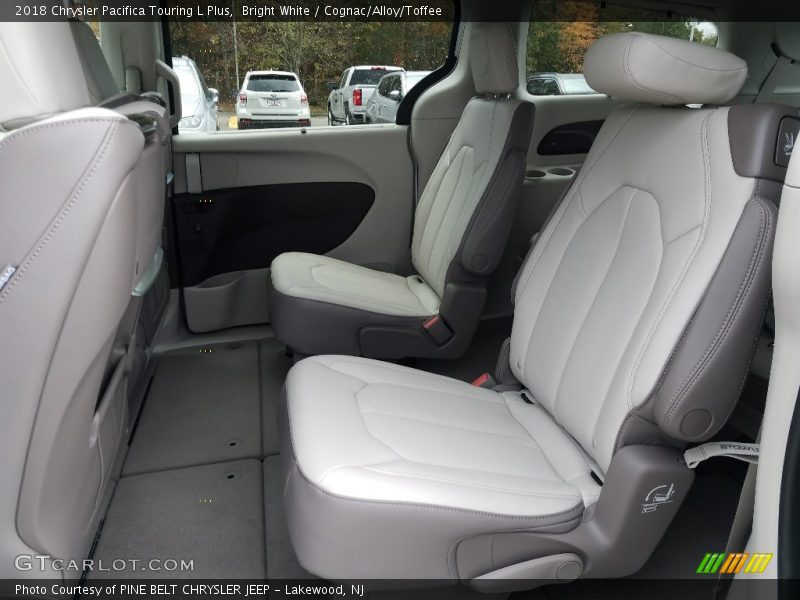 Bright White / Cognac/Alloy/Toffee 2018 Chrysler Pacifica Touring L Plus
