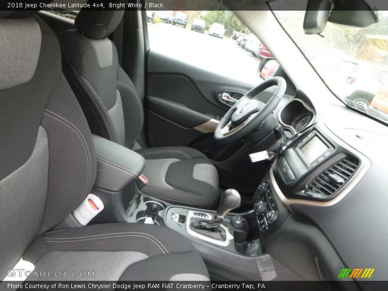 Bright White / Black 2018 Jeep Cherokee Latitude 4x4