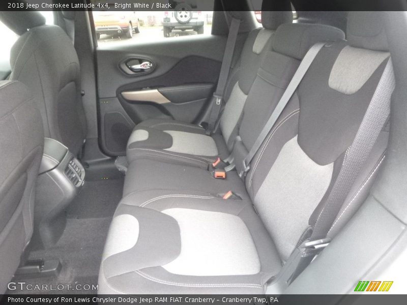 Bright White / Black 2018 Jeep Cherokee Latitude 4x4