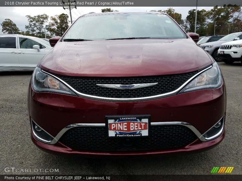 Velvet Red Pearl / Cognac/Alloy/Toffee 2018 Chrysler Pacifica Touring L