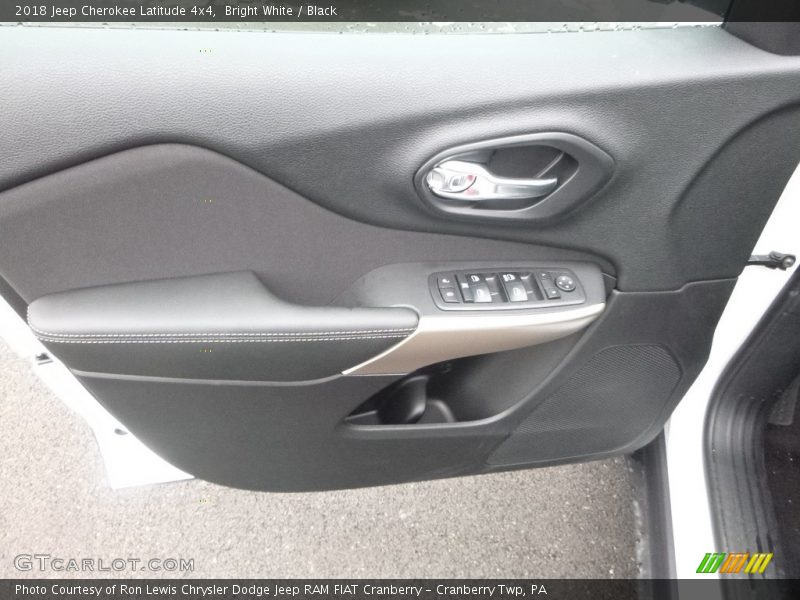 Bright White / Black 2018 Jeep Cherokee Latitude 4x4