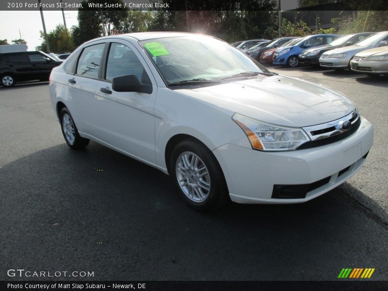 White Suede / Charcoal Black 2010 Ford Focus SE Sedan