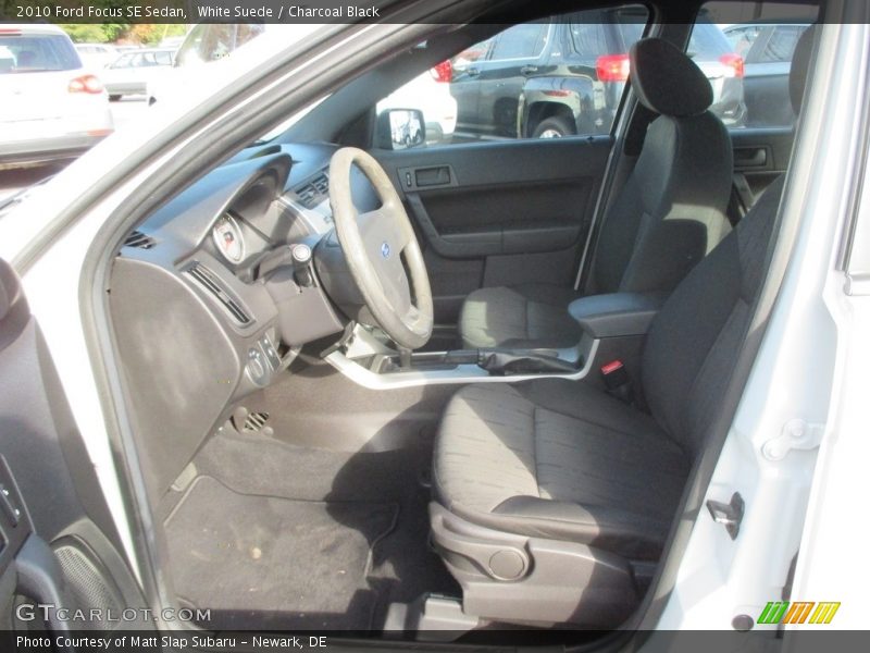 White Suede / Charcoal Black 2010 Ford Focus SE Sedan