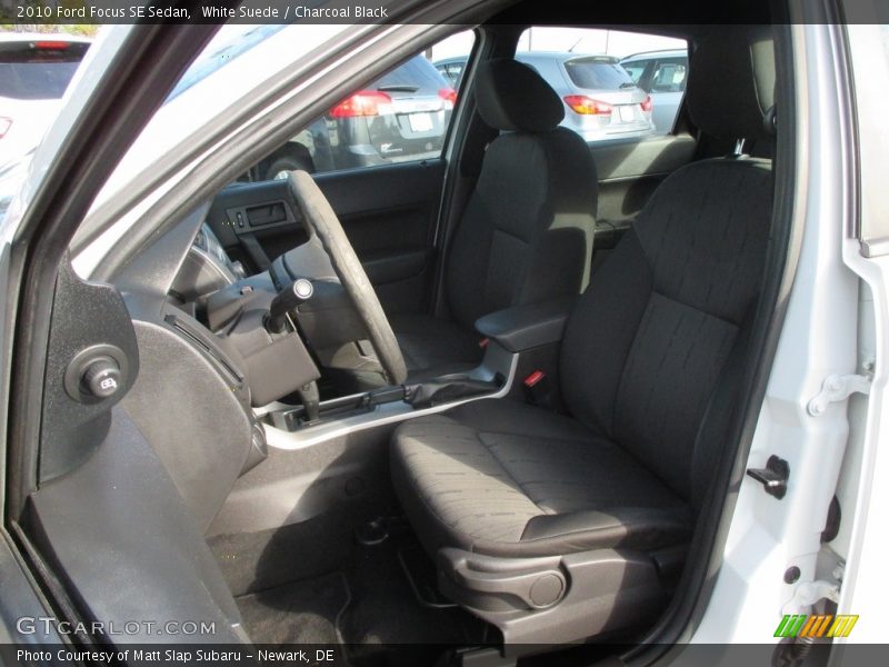 White Suede / Charcoal Black 2010 Ford Focus SE Sedan