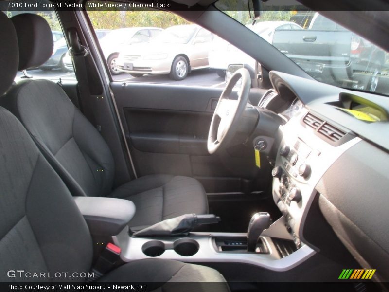 White Suede / Charcoal Black 2010 Ford Focus SE Sedan