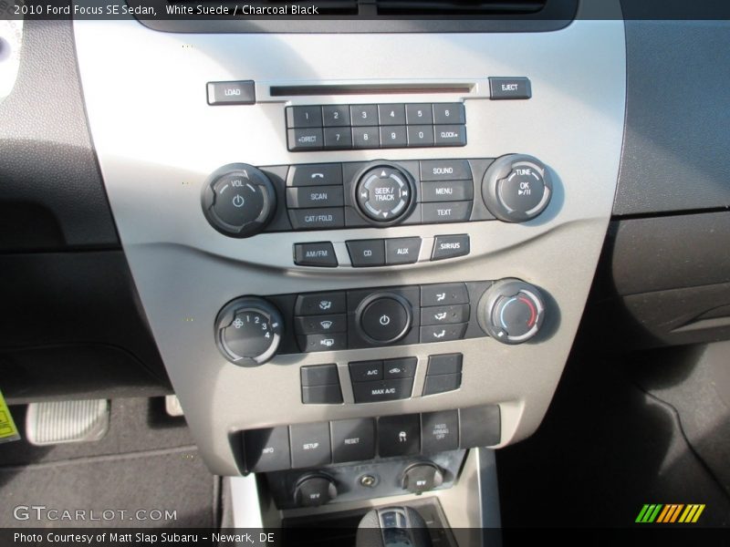White Suede / Charcoal Black 2010 Ford Focus SE Sedan