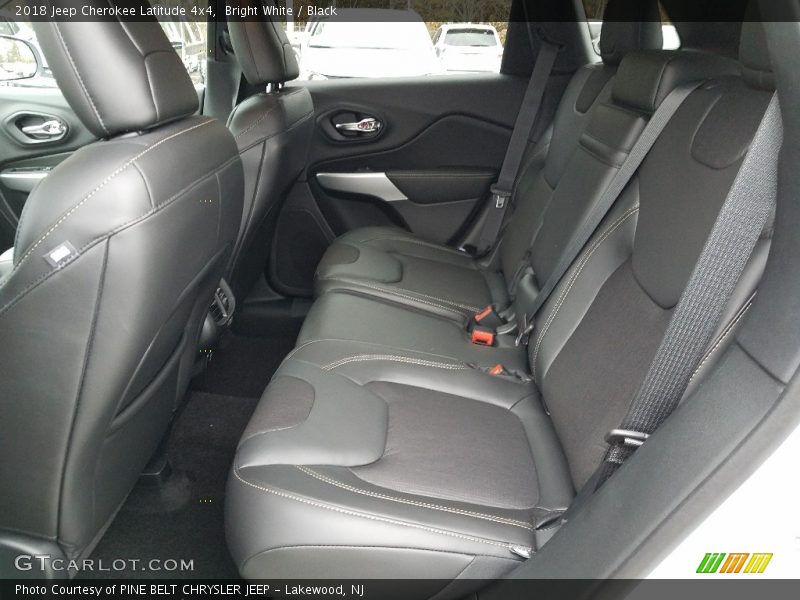 Bright White / Black 2018 Jeep Cherokee Latitude 4x4