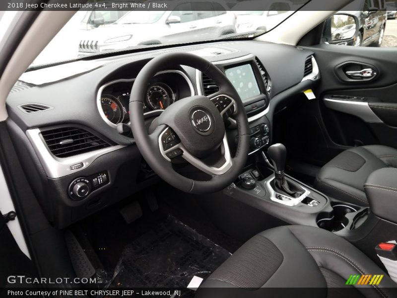 Bright White / Black 2018 Jeep Cherokee Latitude 4x4