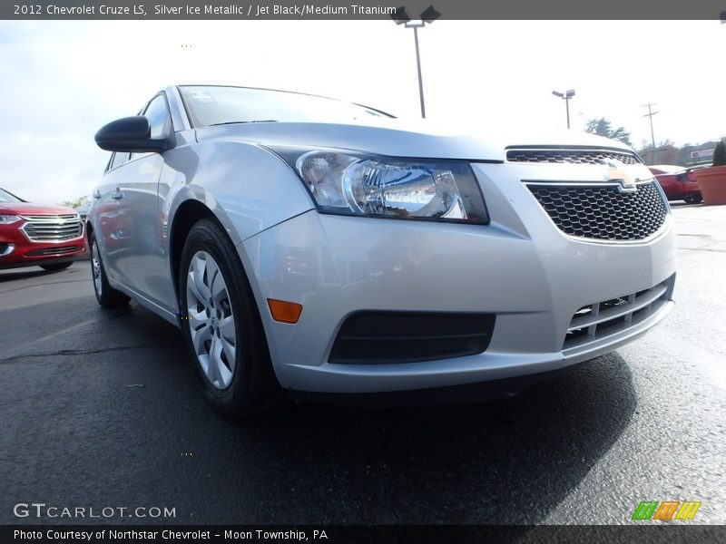 Silver Ice Metallic / Jet Black/Medium Titanium 2012 Chevrolet Cruze LS