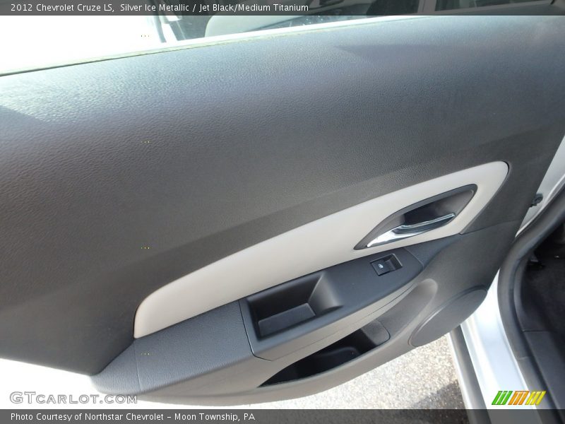 Silver Ice Metallic / Jet Black/Medium Titanium 2012 Chevrolet Cruze LS