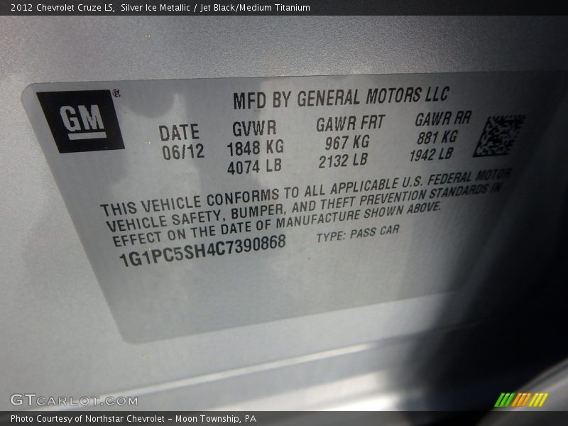 Silver Ice Metallic / Jet Black/Medium Titanium 2012 Chevrolet Cruze LS