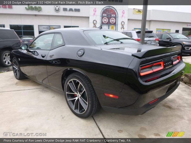 Pitch Black / Black 2018 Dodge Challenger 392 HEMI Scat Pack Shaker