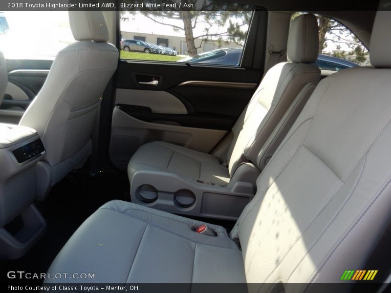 Blizzard White Pearl / Ash 2018 Toyota Highlander Limited AWD