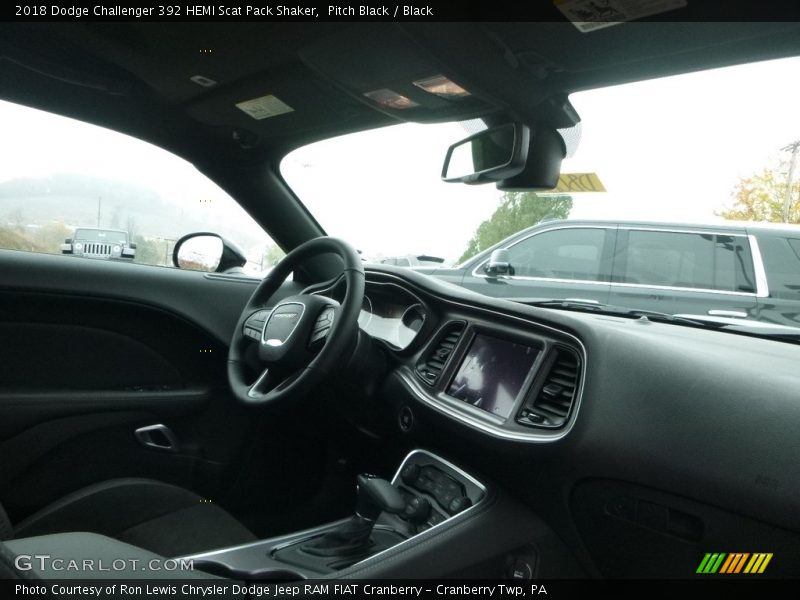Pitch Black / Black 2018 Dodge Challenger 392 HEMI Scat Pack Shaker