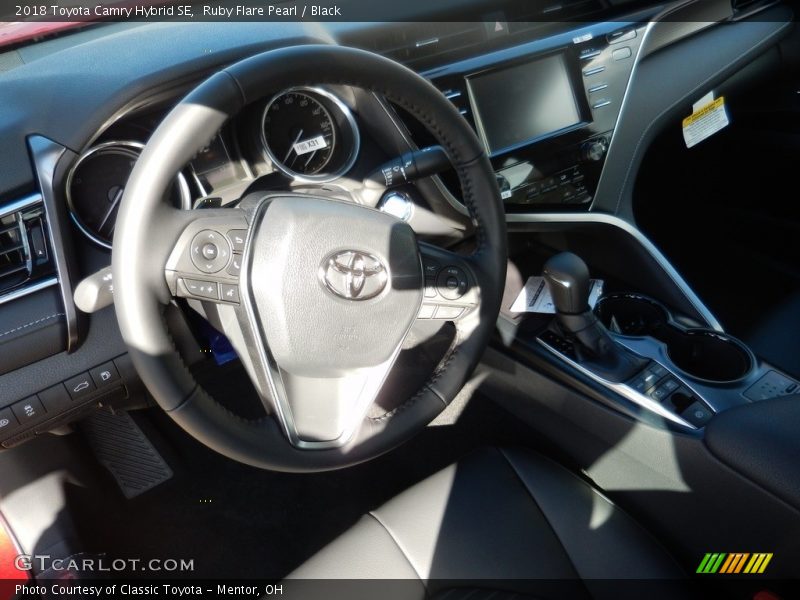 Ruby Flare Pearl / Black 2018 Toyota Camry Hybrid SE
