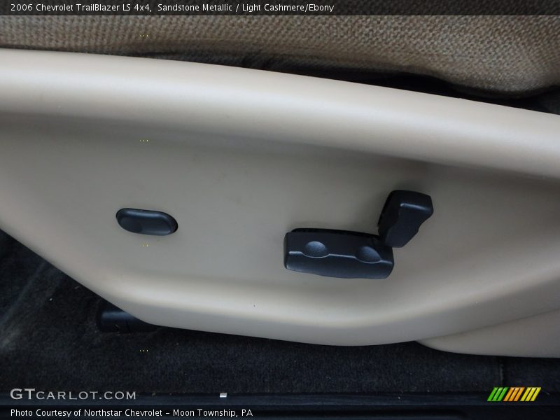 Sandstone Metallic / Light Cashmere/Ebony 2006 Chevrolet TrailBlazer LS 4x4