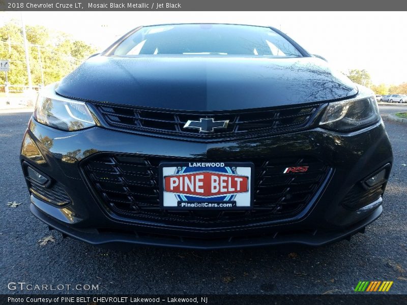 Mosaic Black Metallic / Jet Black 2018 Chevrolet Cruze LT