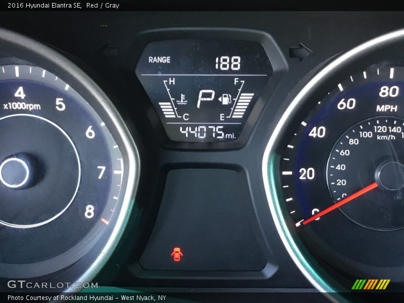Red / Gray 2016 Hyundai Elantra SE