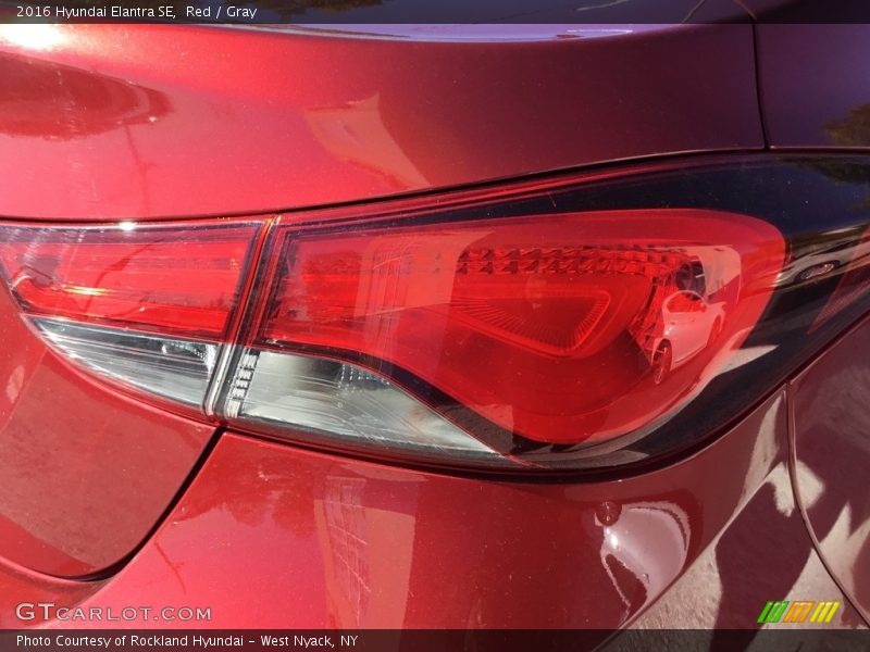 Red / Gray 2016 Hyundai Elantra SE