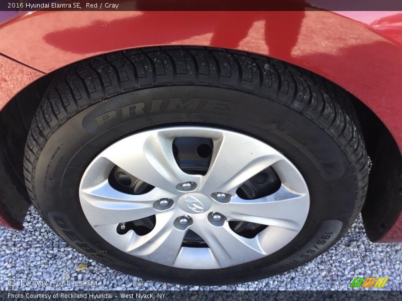 Red / Gray 2016 Hyundai Elantra SE