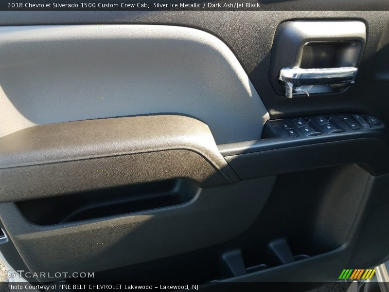 Silver Ice Metallic / Dark Ash/Jet Black 2018 Chevrolet Silverado 1500 Custom Crew Cab