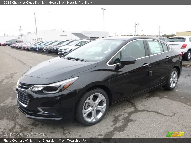 Front 3/4 View of 2018 Cruze Premier