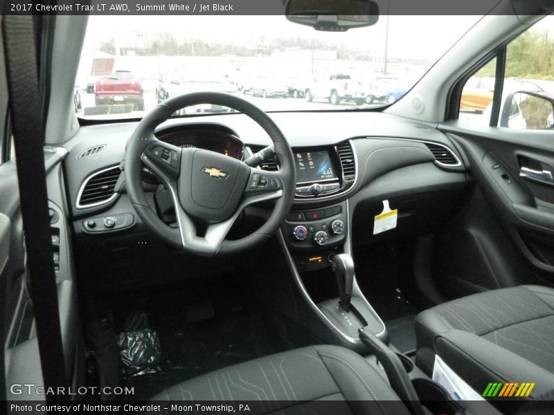 Summit White / Jet Black 2017 Chevrolet Trax LT AWD