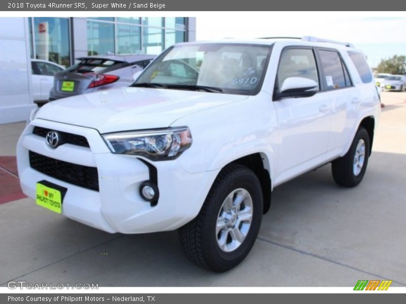 Super White / Sand Beige 2018 Toyota 4Runner SR5