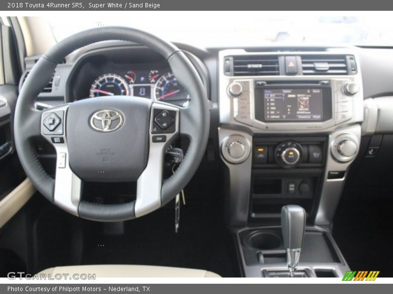 Super White / Sand Beige 2018 Toyota 4Runner SR5