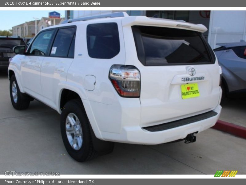 Super White / Sand Beige 2018 Toyota 4Runner SR5