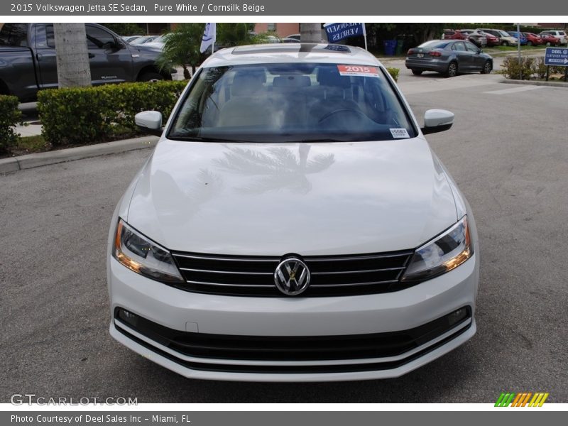 Pure White / Cornsilk Beige 2015 Volkswagen Jetta SE Sedan