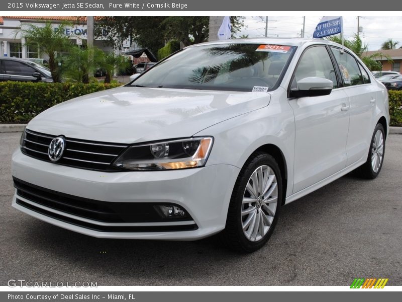 Pure White / Cornsilk Beige 2015 Volkswagen Jetta SE Sedan