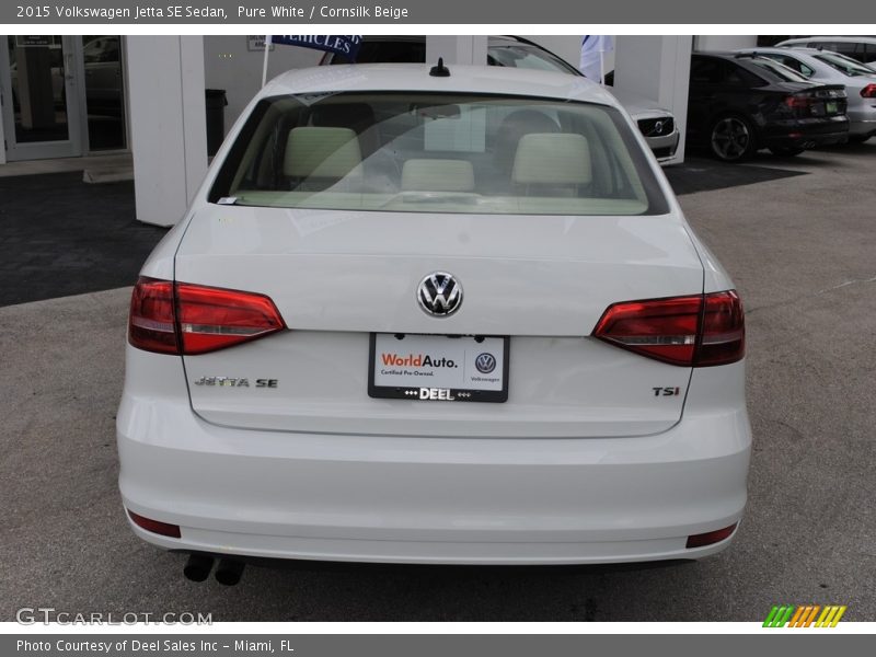 Pure White / Cornsilk Beige 2015 Volkswagen Jetta SE Sedan