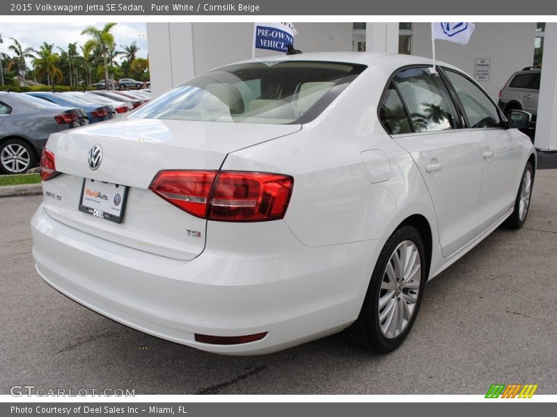 Pure White / Cornsilk Beige 2015 Volkswagen Jetta SE Sedan