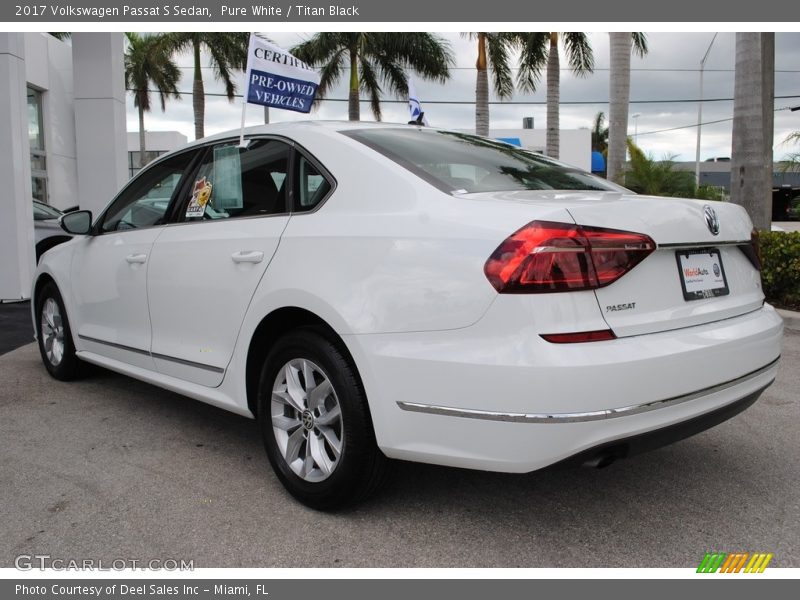 Pure White / Titan Black 2017 Volkswagen Passat S Sedan