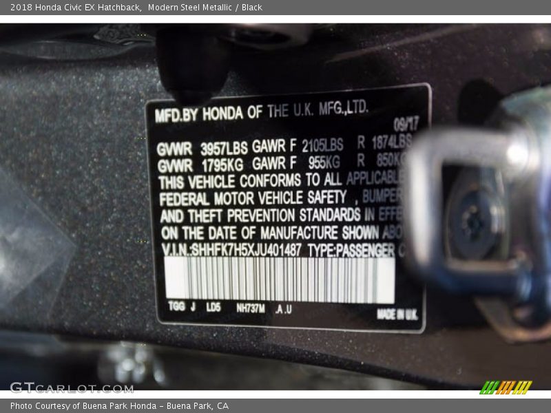 Modern Steel Metallic / Black 2018 Honda Civic EX Hatchback