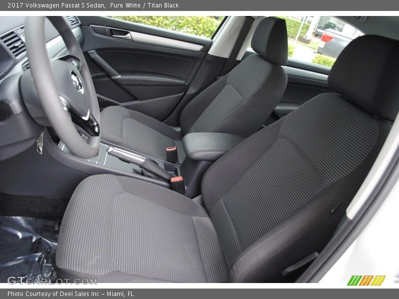Pure White / Titan Black 2017 Volkswagen Passat S Sedan