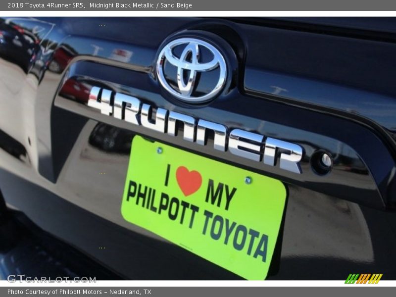 Midnight Black Metallic / Sand Beige 2018 Toyota 4Runner SR5
