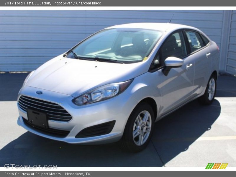 Ingot Silver / Charcoal Black 2017 Ford Fiesta SE Sedan