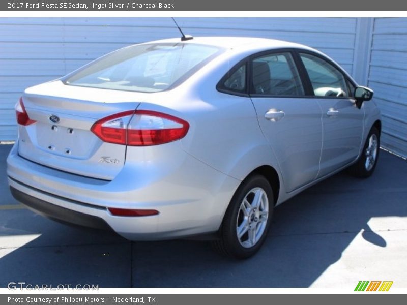 Ingot Silver / Charcoal Black 2017 Ford Fiesta SE Sedan