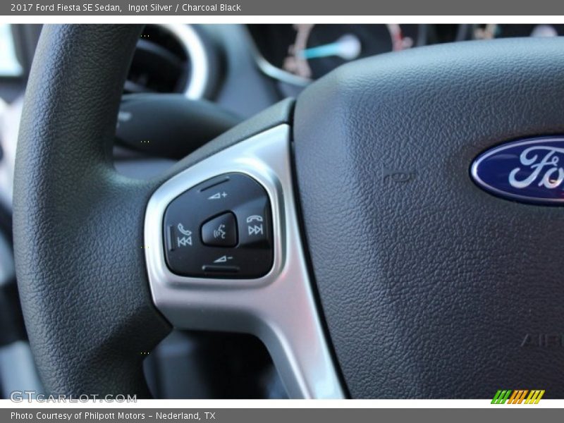 Ingot Silver / Charcoal Black 2017 Ford Fiesta SE Sedan