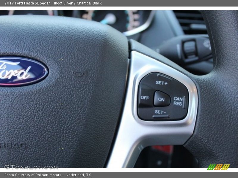 Ingot Silver / Charcoal Black 2017 Ford Fiesta SE Sedan
