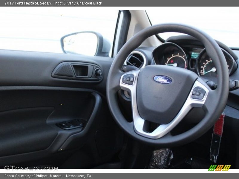Ingot Silver / Charcoal Black 2017 Ford Fiesta SE Sedan