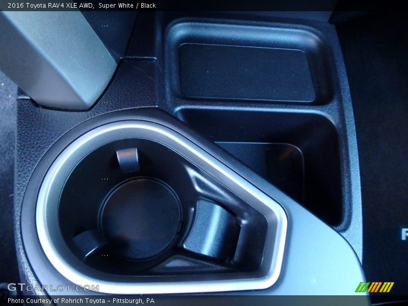 Super White / Black 2016 Toyota RAV4 XLE AWD