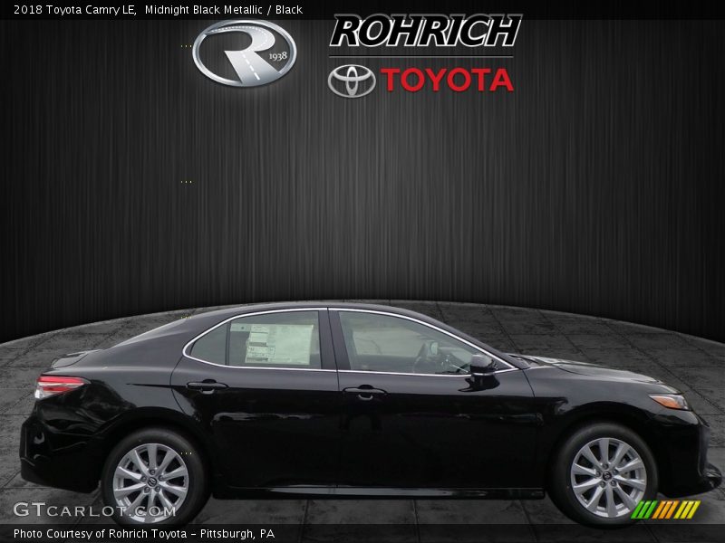 Midnight Black Metallic / Black 2018 Toyota Camry LE