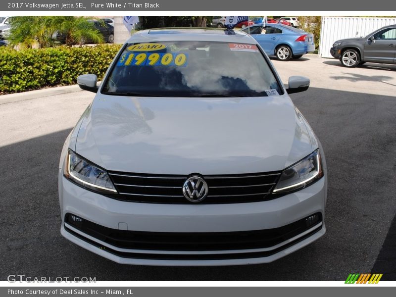 Pure White / Titan Black 2017 Volkswagen Jetta SEL