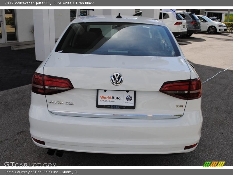 Pure White / Titan Black 2017 Volkswagen Jetta SEL