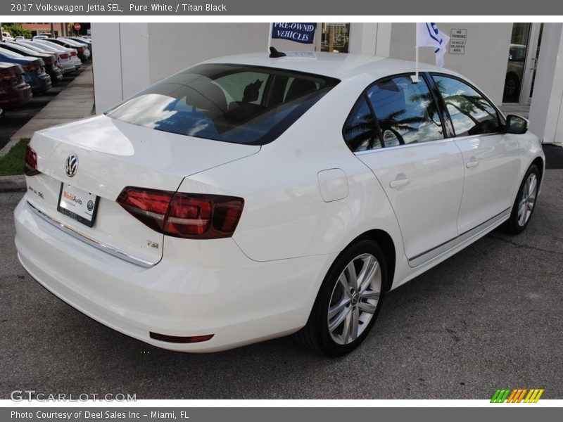 Pure White / Titan Black 2017 Volkswagen Jetta SEL