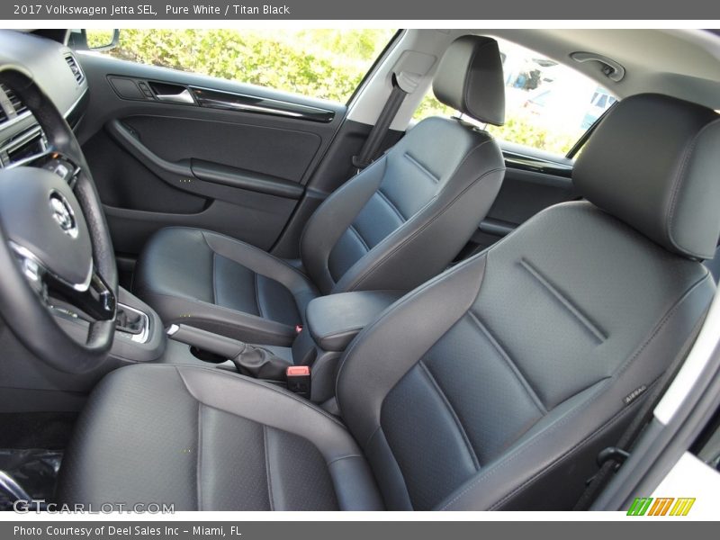 Pure White / Titan Black 2017 Volkswagen Jetta SEL