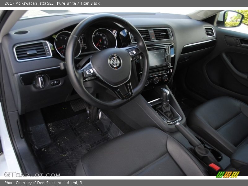 Pure White / Titan Black 2017 Volkswagen Jetta SEL